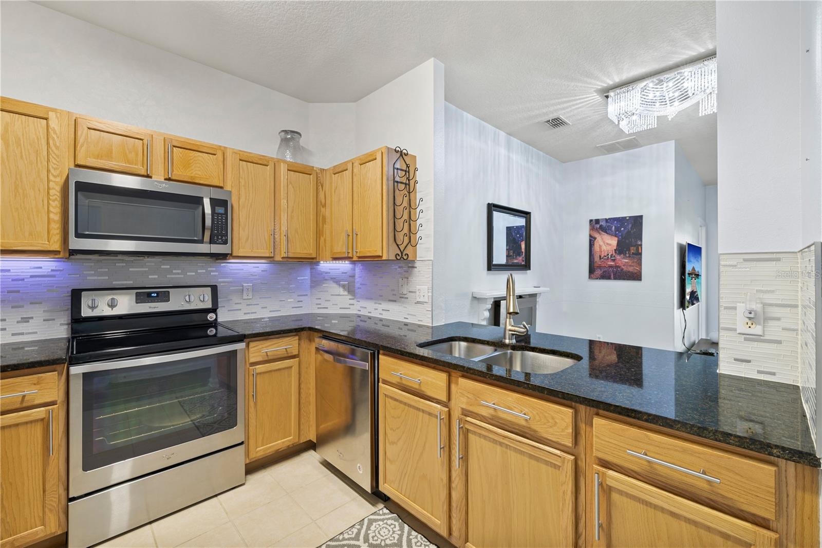 OAKWATER PH 02-6 CONDO - Residential