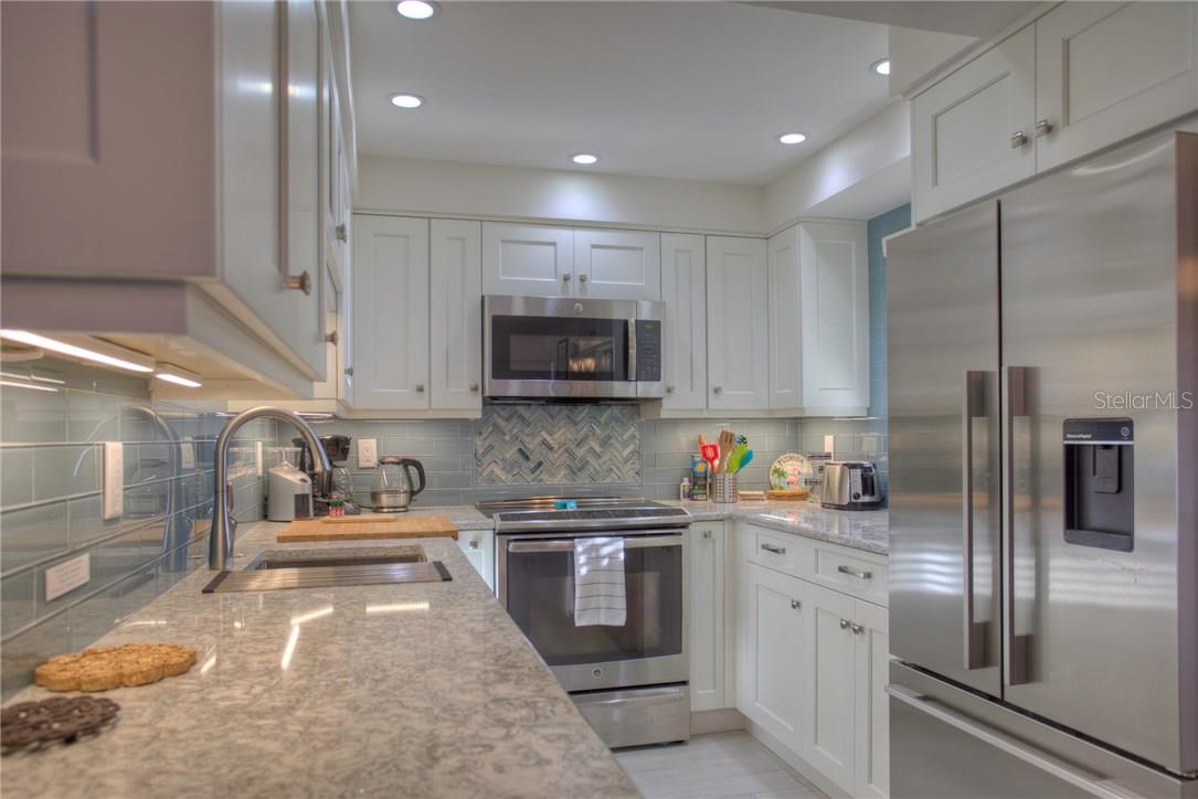 PALM-AIRE AT DESOTO LAKES CNTRY - Residential Lease