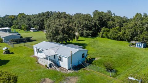 A home in PLANT CITY