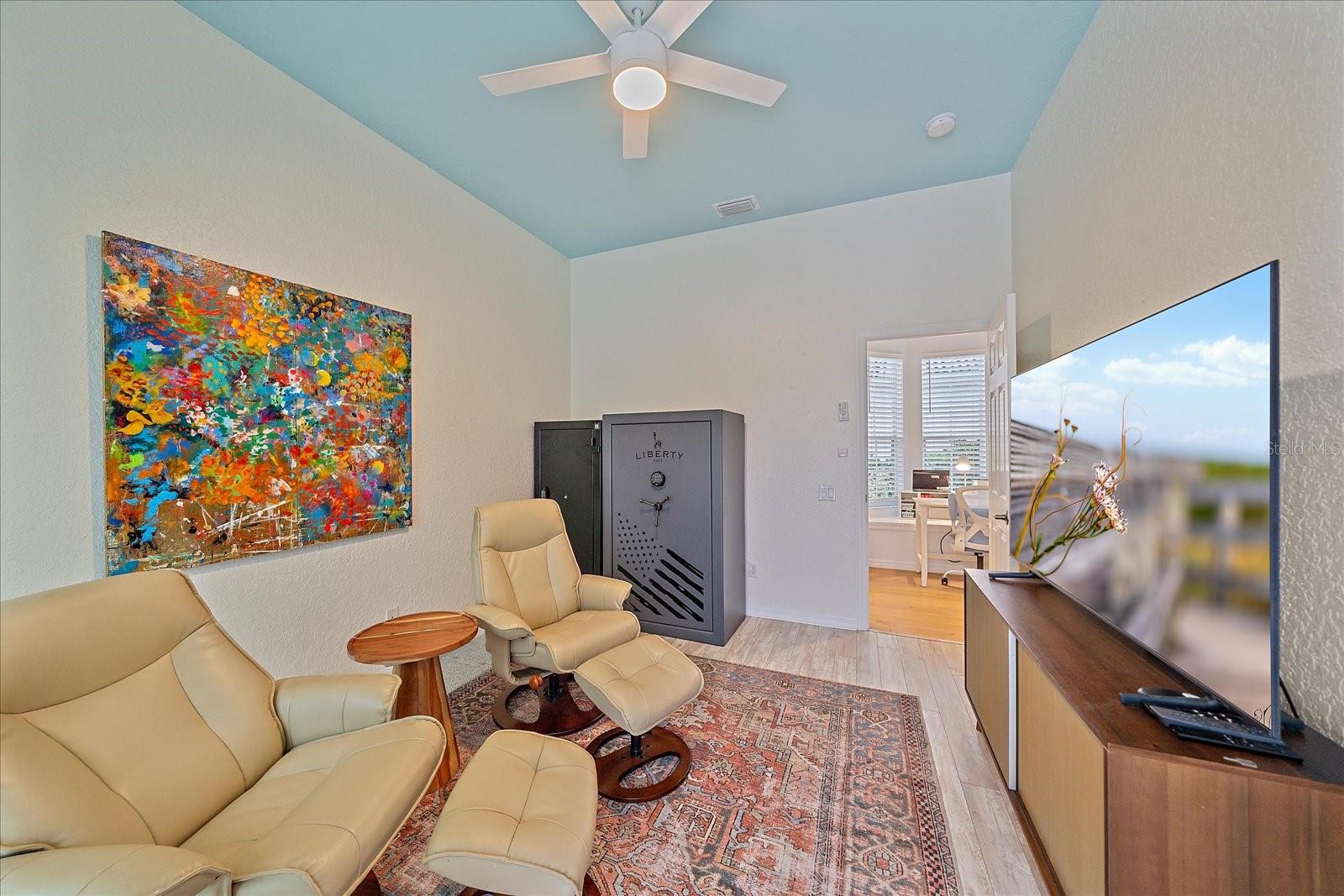 UNIVERSITY PARK GOLF AND COUNTRY CLUB - Residential