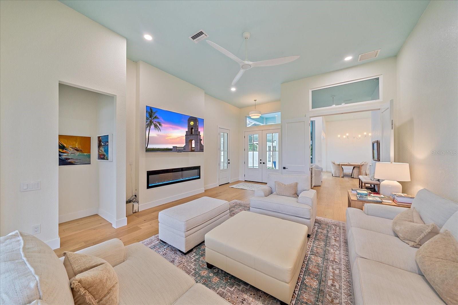 UNIVERSITY PARK GOLF AND COUNTRY CLUB - Residential