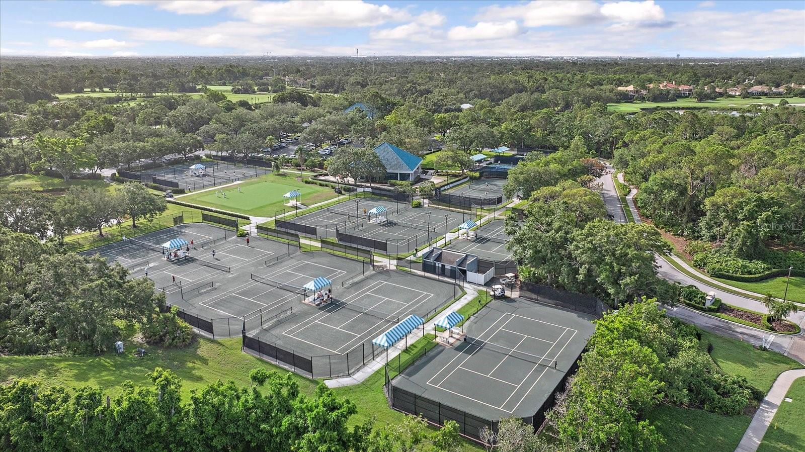 UNIVERSITY PARK GOLF AND COUNTRY CLUB - Residential