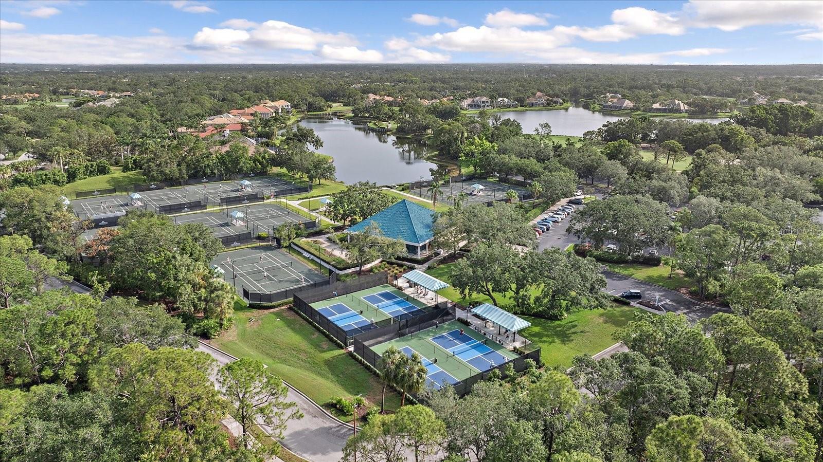 UNIVERSITY PARK GOLF AND COUNTRY CLUB - Residential