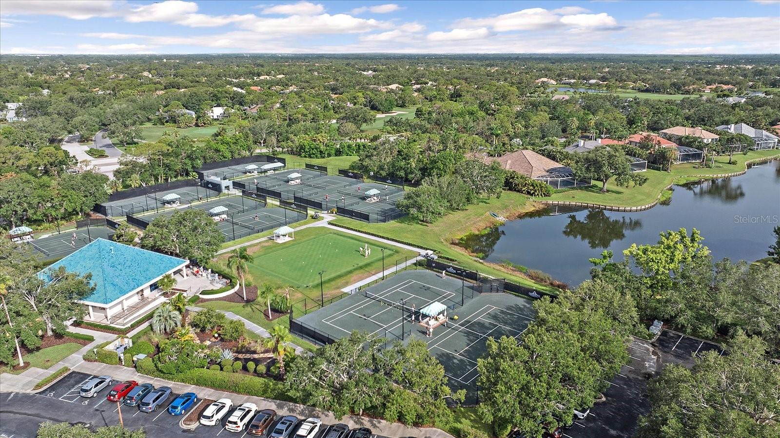 UNIVERSITY PARK GOLF AND COUNTRY CLUB - Residential