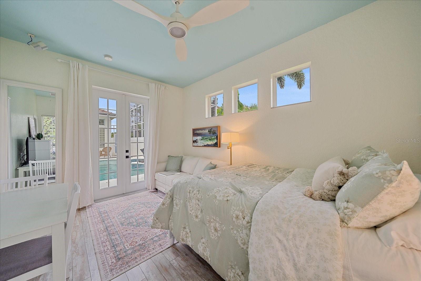 UNIVERSITY PARK GOLF AND COUNTRY CLUB - Residential