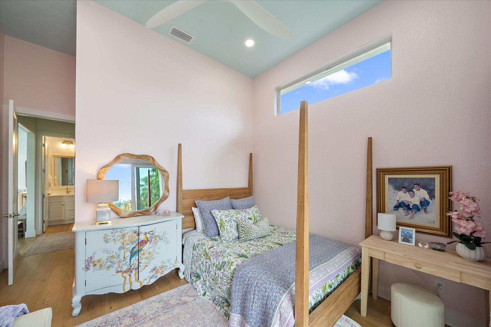 UNIVERSITY PARK GOLF AND COUNTRY CLUB - Residential