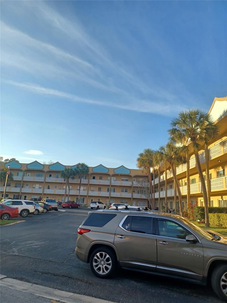 ON TOP OF THE WORLD - Residential Lease