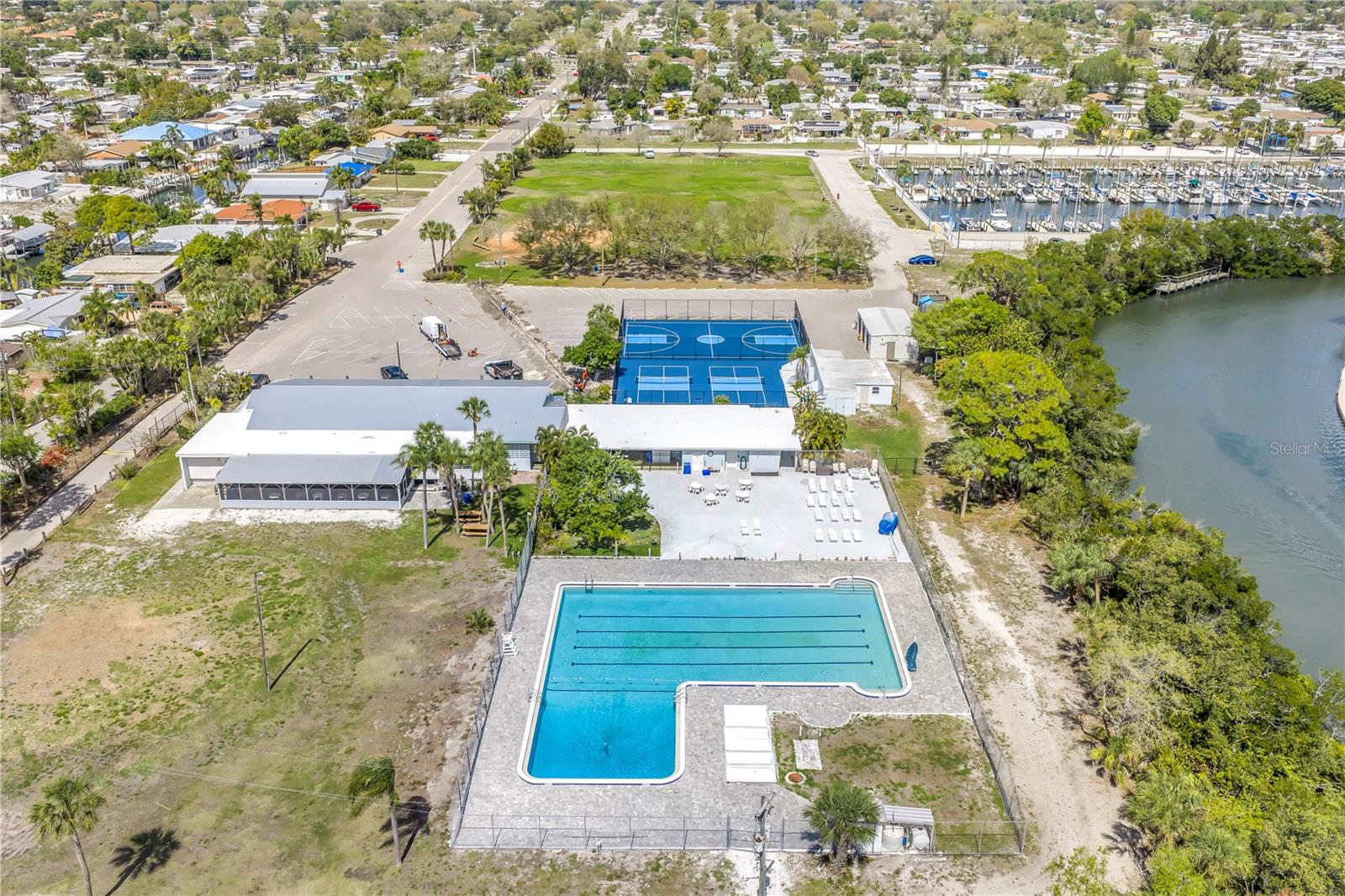 BAYSHORE GARDENS SEC 3 - Residential