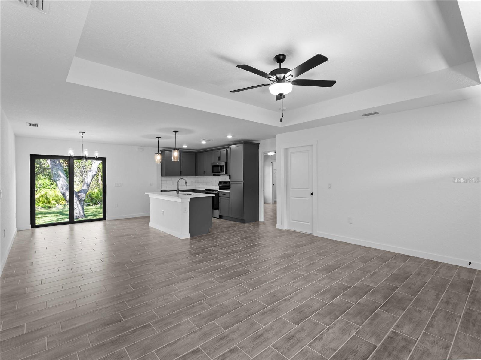 2372 BONANZA LANE