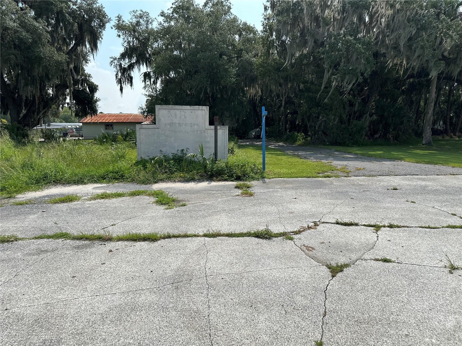 A minimum of 150' of footage on SR19 gives you great visibility for an office, a salon, a diner or whatever you might like to place upon this approximate 1/2 acre of SR19 frontage property. Traffic count is high because it is very near the intersection of SR44 which is the East West Highway from New Smyrna Beach on the East Coast of Florida and Crystal River to the West. There is easy access to Orlando, Daytona Beach and Deland. The office building that once existed on the property was used as contractors office and hair salon. All utilities are available. The pictures shown are ALL within 1/4 mile of this property. Due diligence is Buyers responsibility. Let's get together and complete the sale and purchase of your lot so you can grow your small business in a rapidly maturing area.