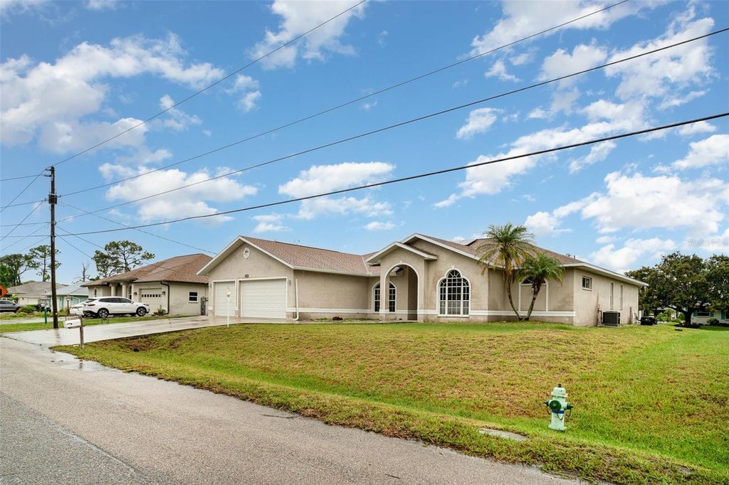 Photo of 924 Texas Street, Englewood, FL 34223 (MLS # O6315608)