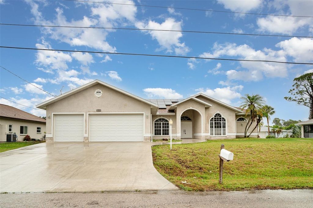 Photo of 924 Texas Street, Englewood, FL 34223 (MLS # O6315608)
