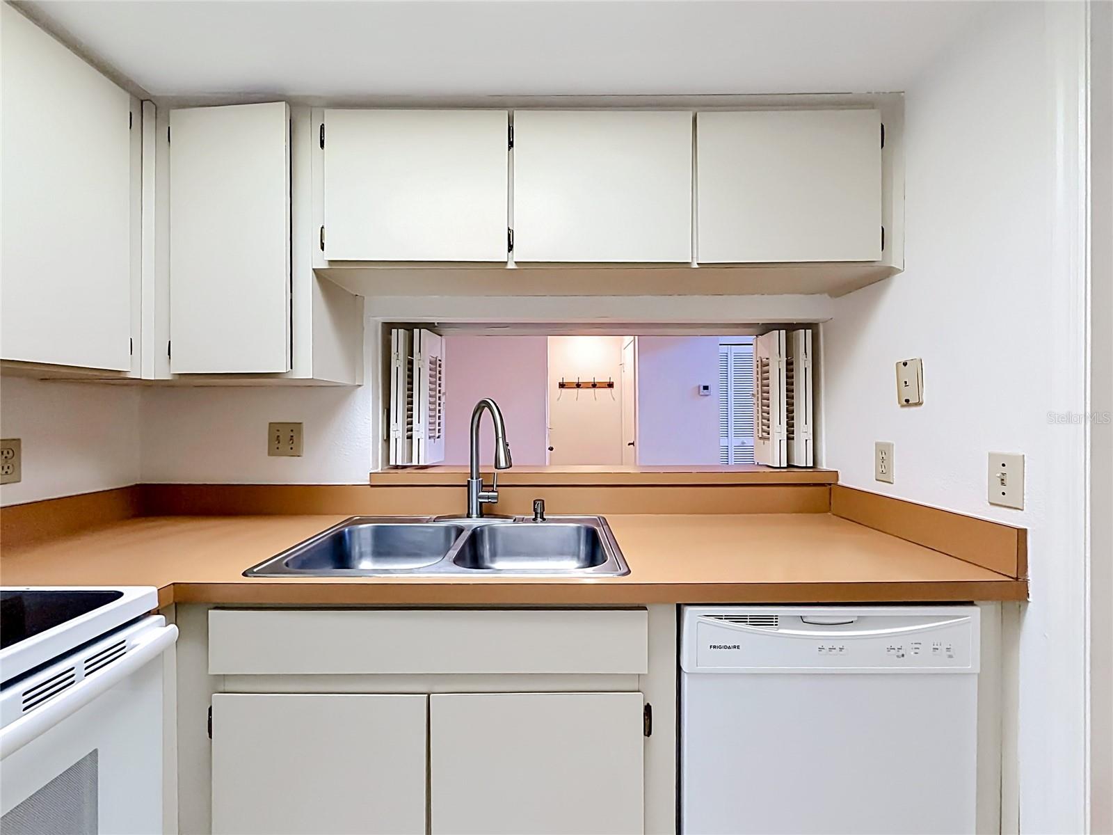 TIFFANY SUITES CONDO - Residential