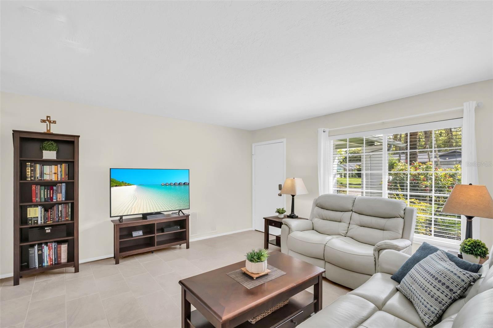 HIGHLAND LAKES UNIT SIX - Residential