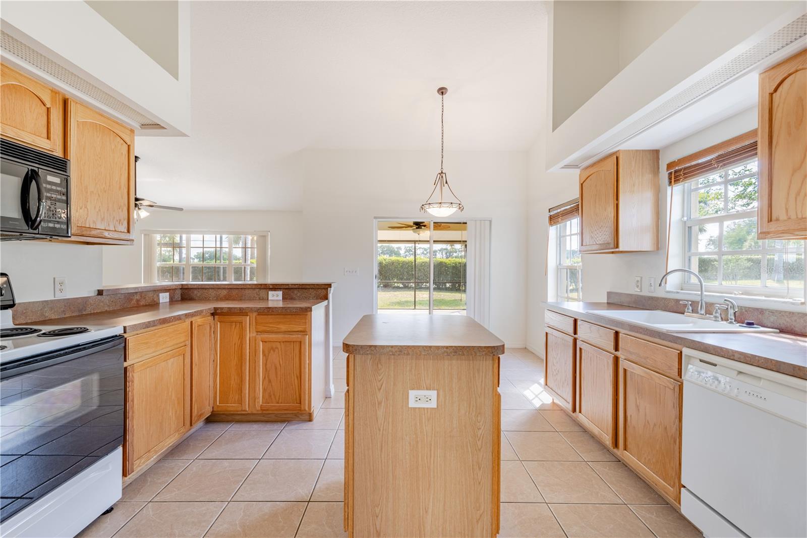 GROVES AT BAYTREE PH 01 - Residential