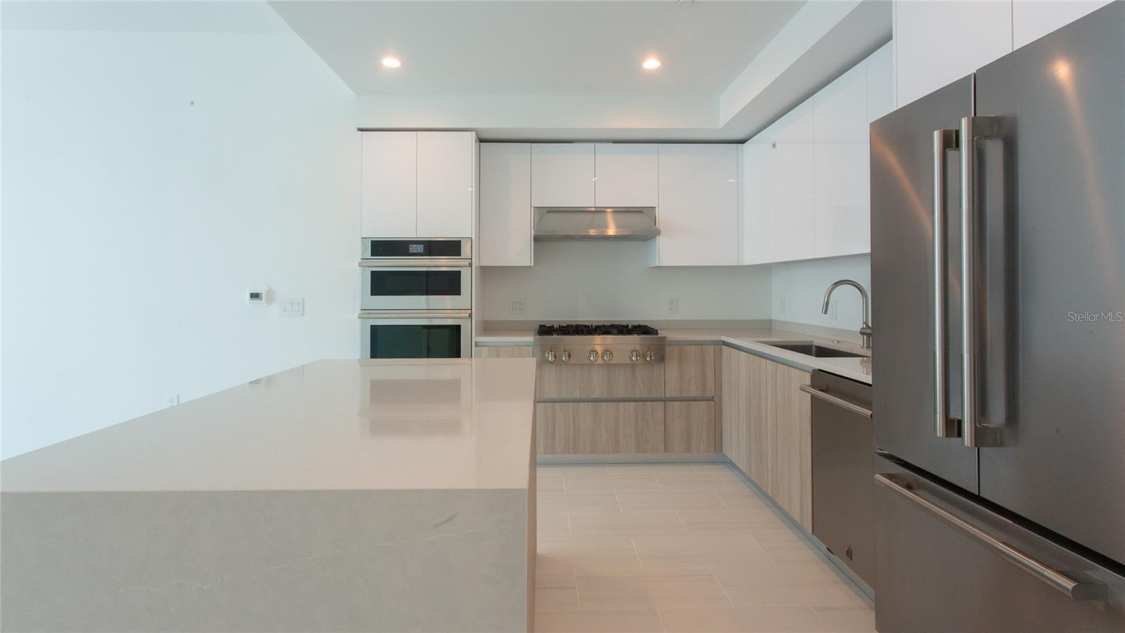 RESIDENCE AT 400 CENTRAL - Residential