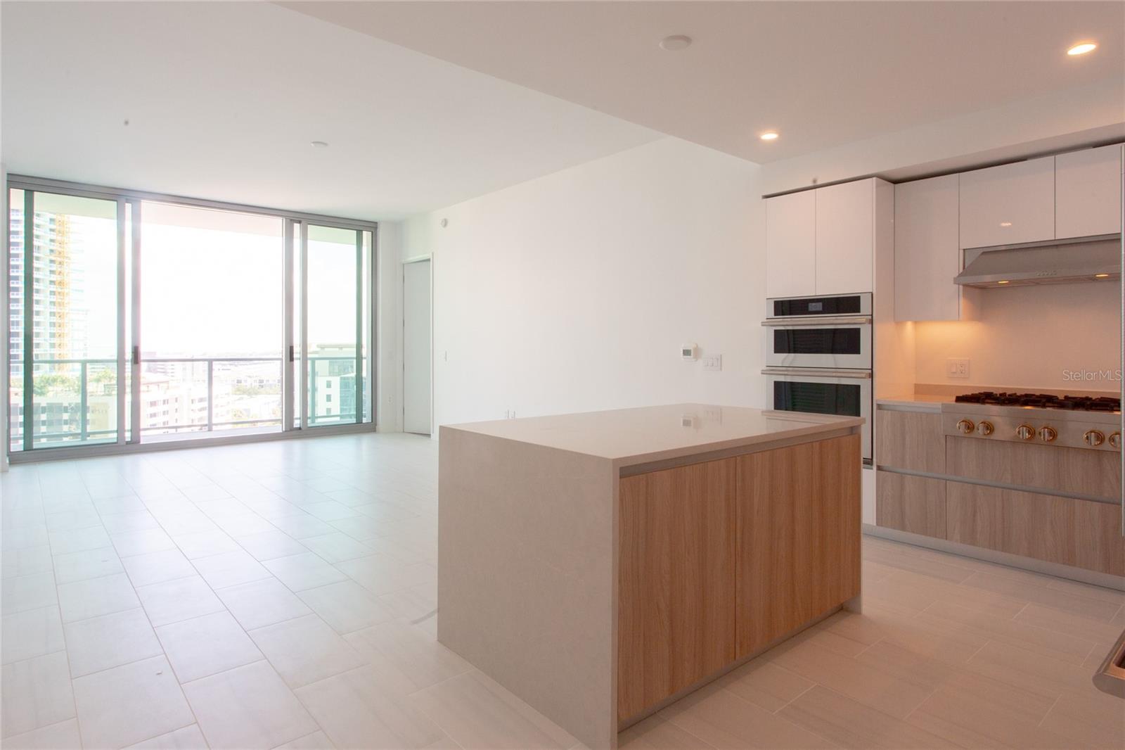 RESIDENCE AT 400 CENTRAL - Residential