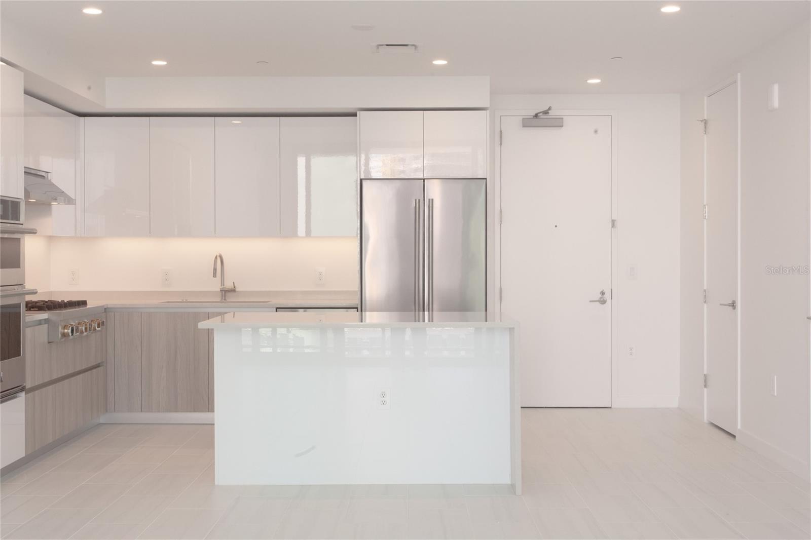 RESIDENCE AT 400 CENTRAL - Residential