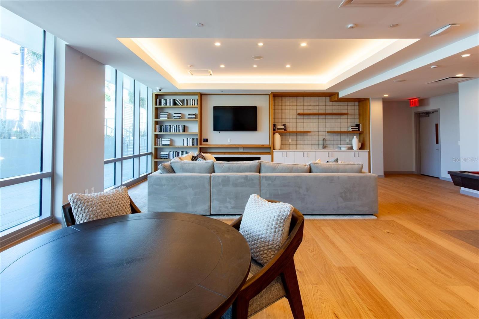 RESIDENCE AT 400 CENTRAL - Residential
