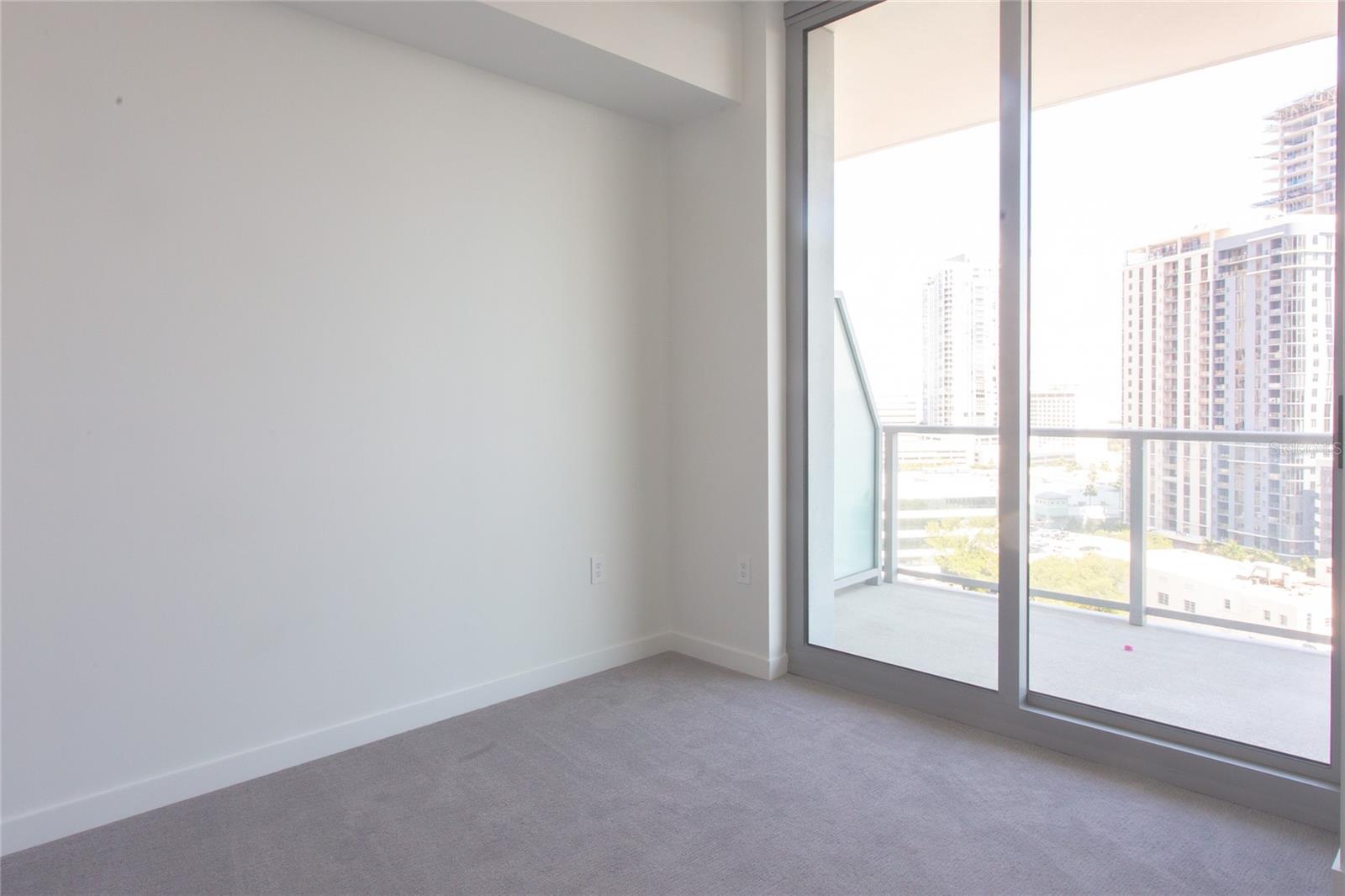 RESIDENCE AT 400 CENTRAL - Residential