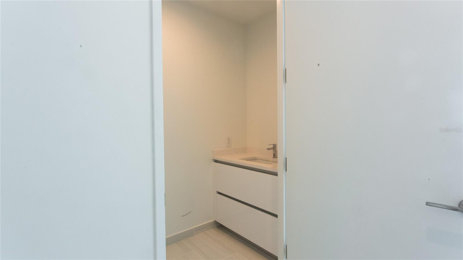 RESIDENCE AT 400 CENTRAL - Residential
