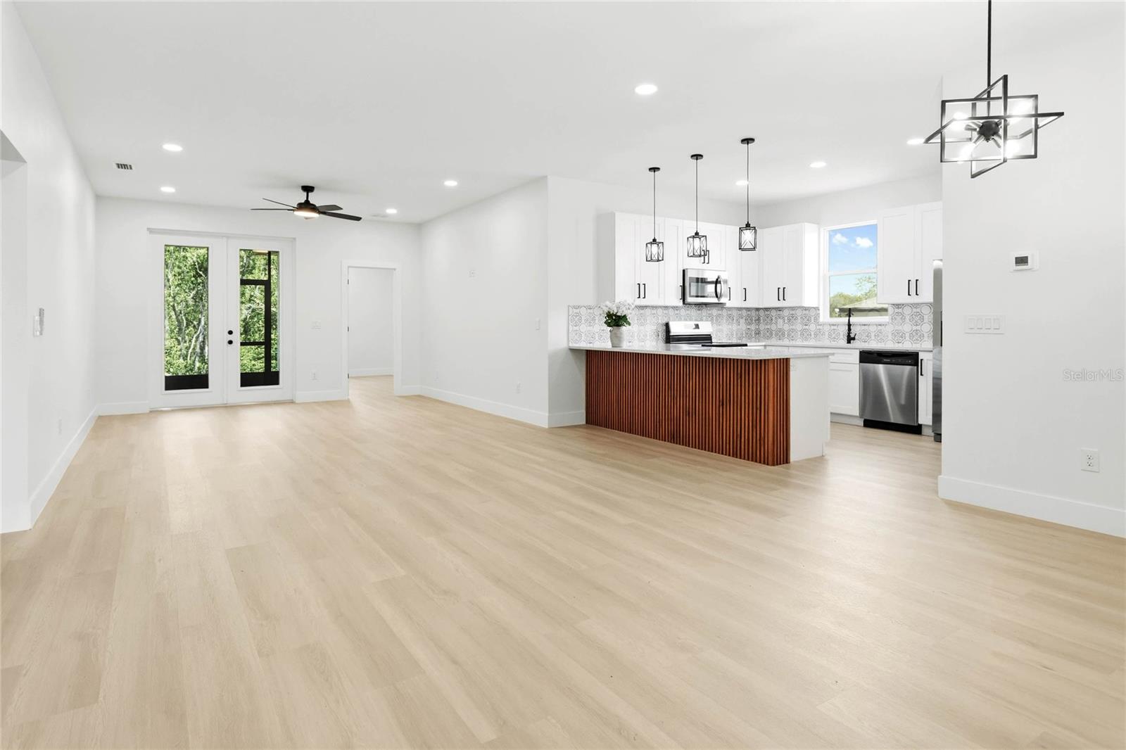 SPRING HILL - Residential