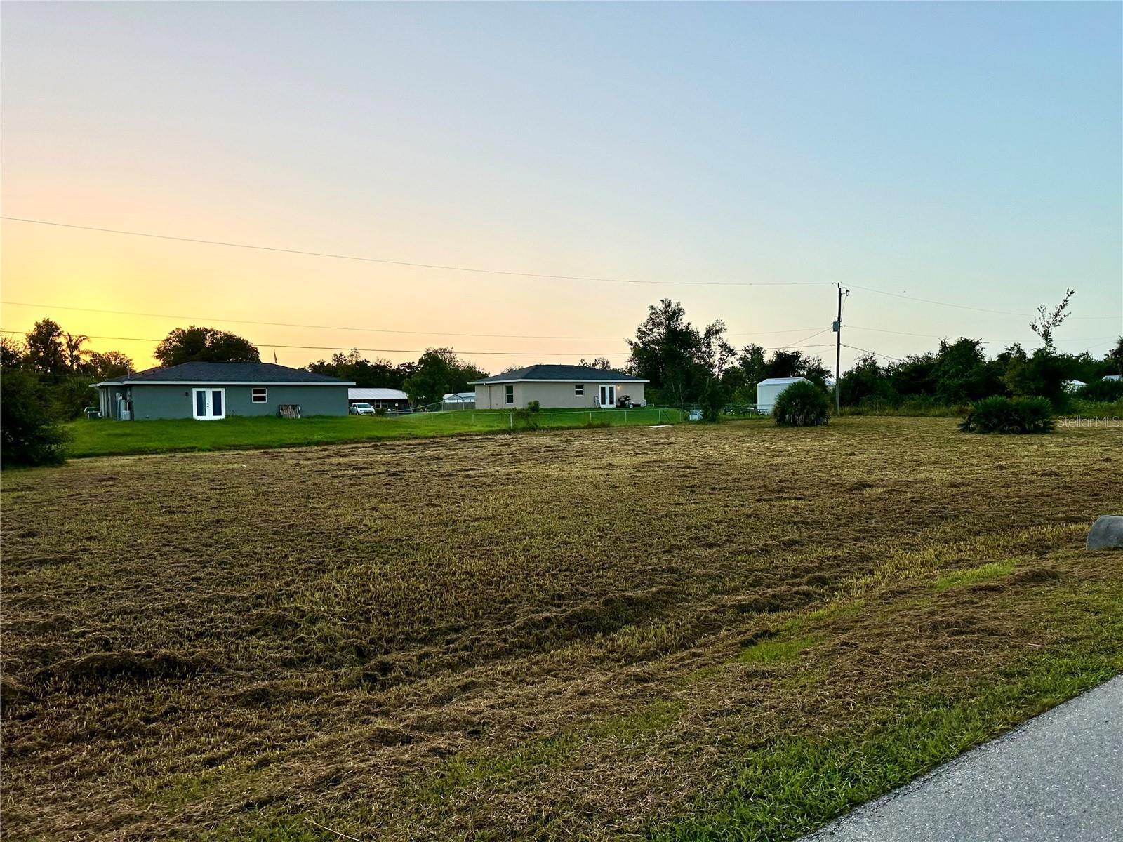 PEACE RIVER SHORES - Land