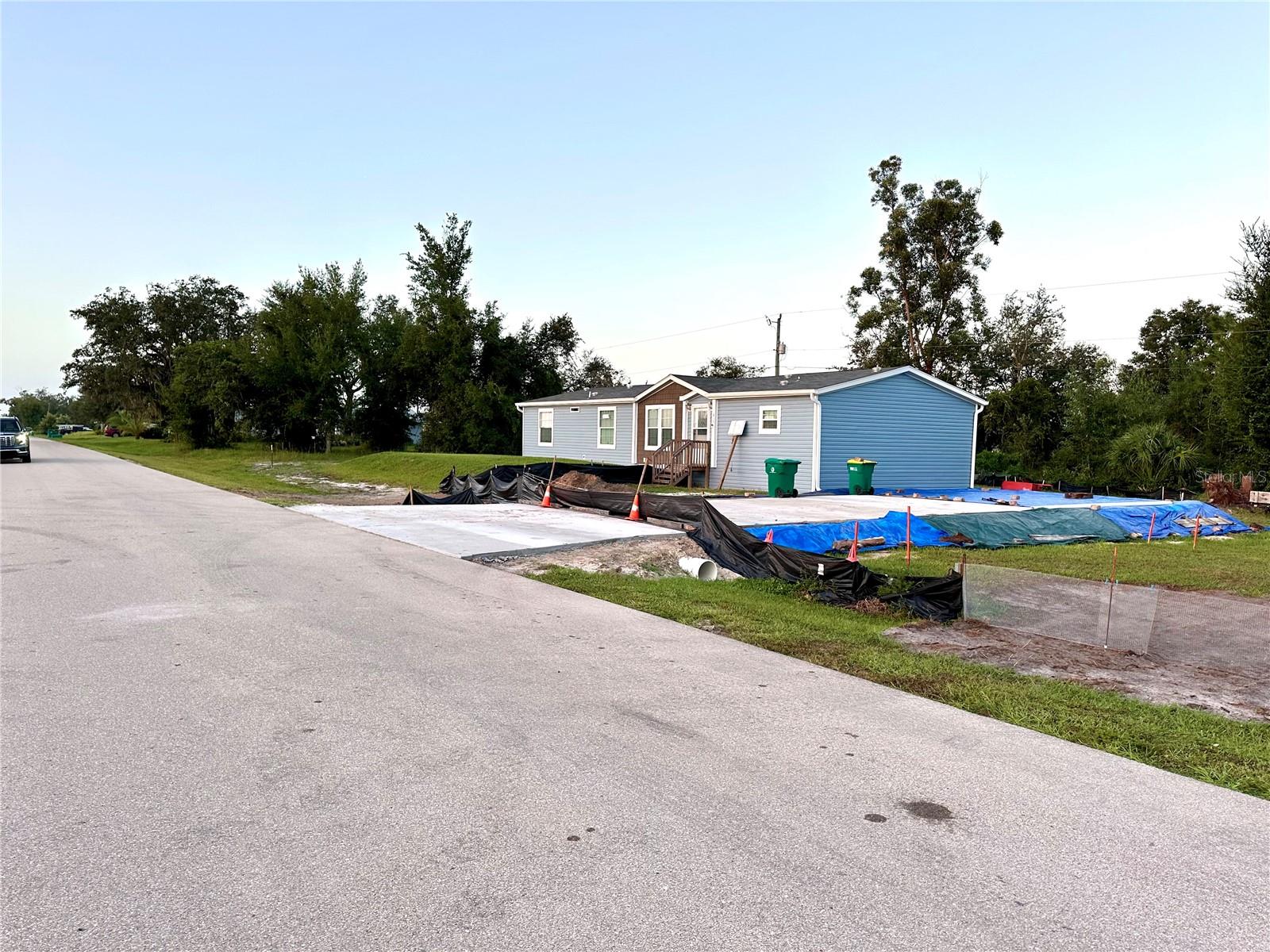 PEACE RIVER SHORES - Land