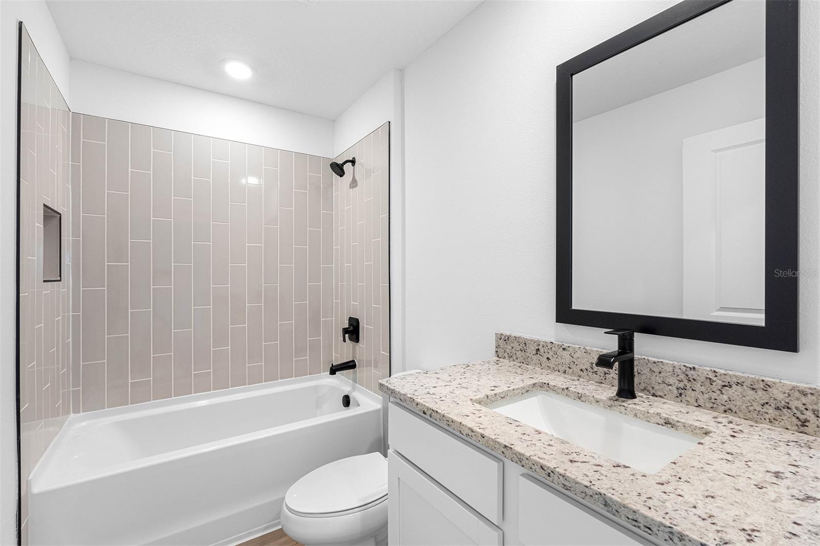 ROYAL HIGHLANDS - Residential