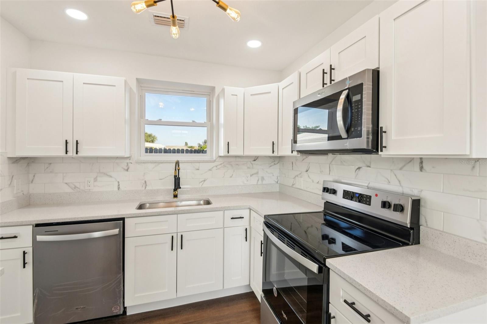 GULF SHORES 4TH ADD - Residential Lease