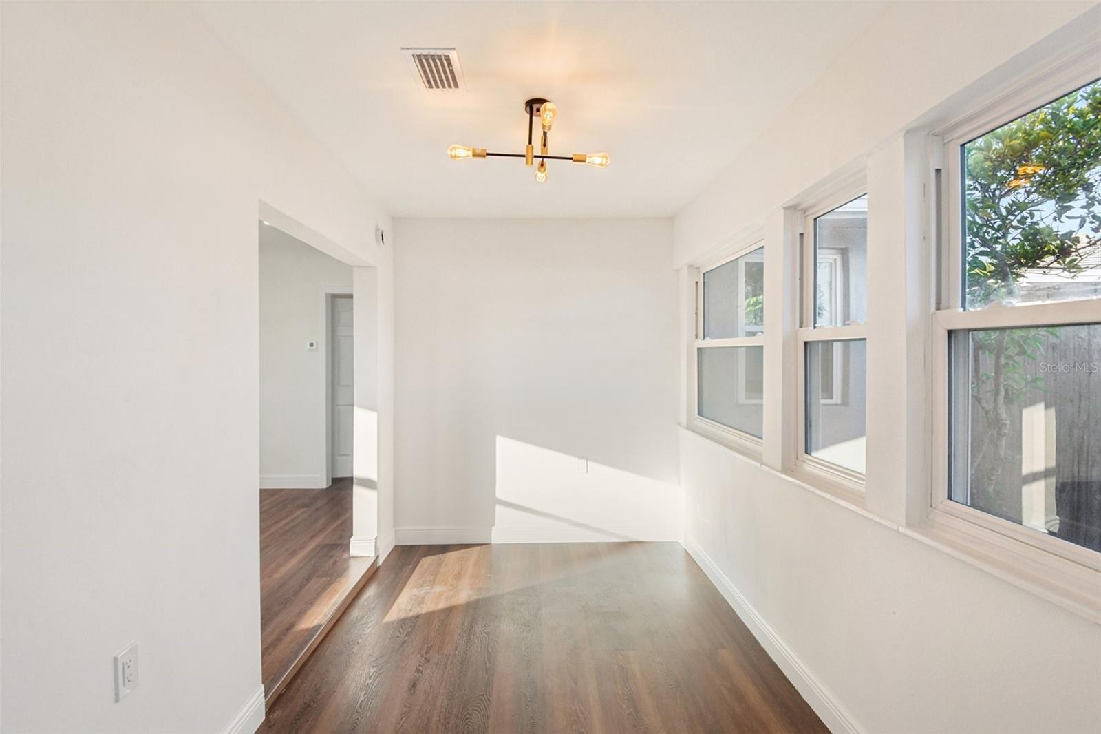 GULF SHORES 4TH ADD - Residential Lease