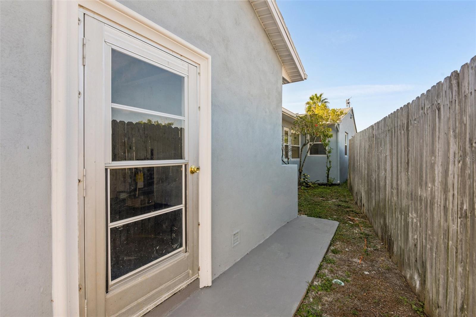 GULF SHORES 4TH ADD - Residential Lease