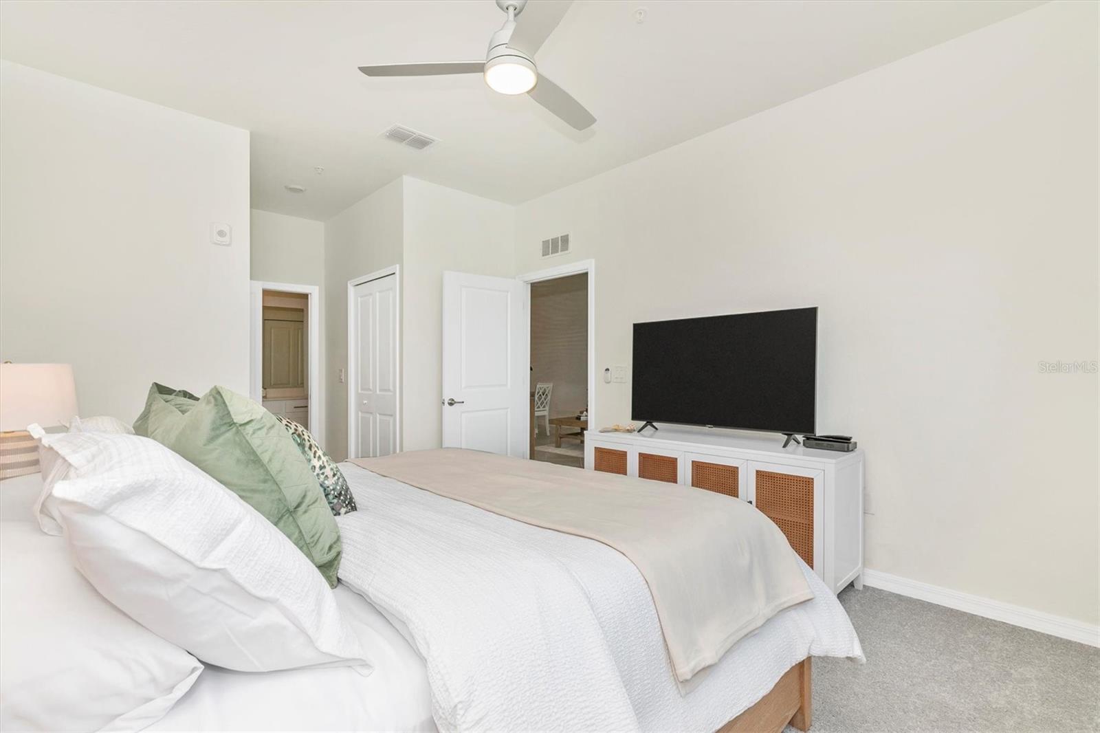 WELLEN PARK GOLF & COUNTRY CLUB - Residential Lease