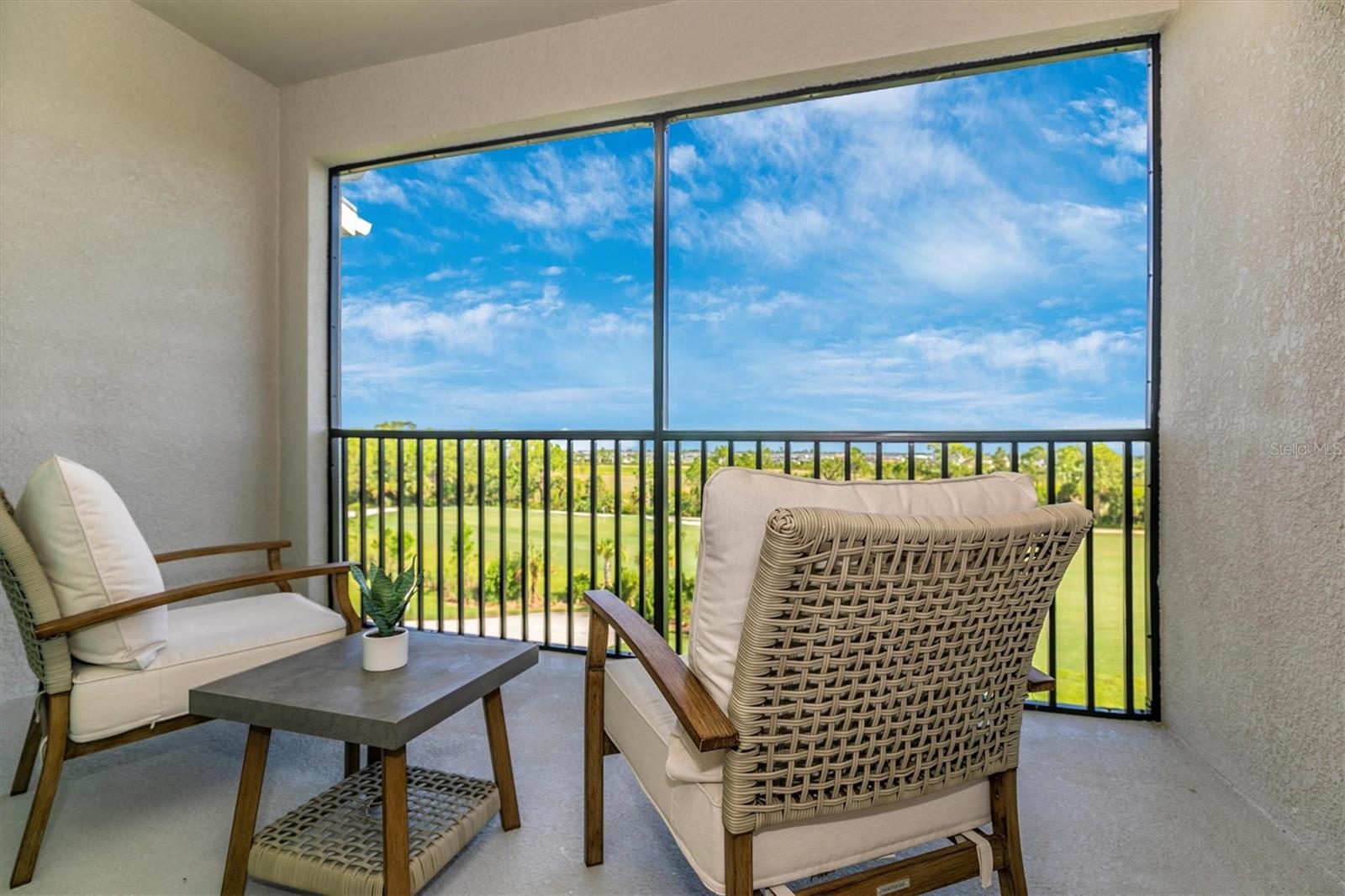 WELLEN PARK GOLF & COUNTRY CLUB - Residential Lease