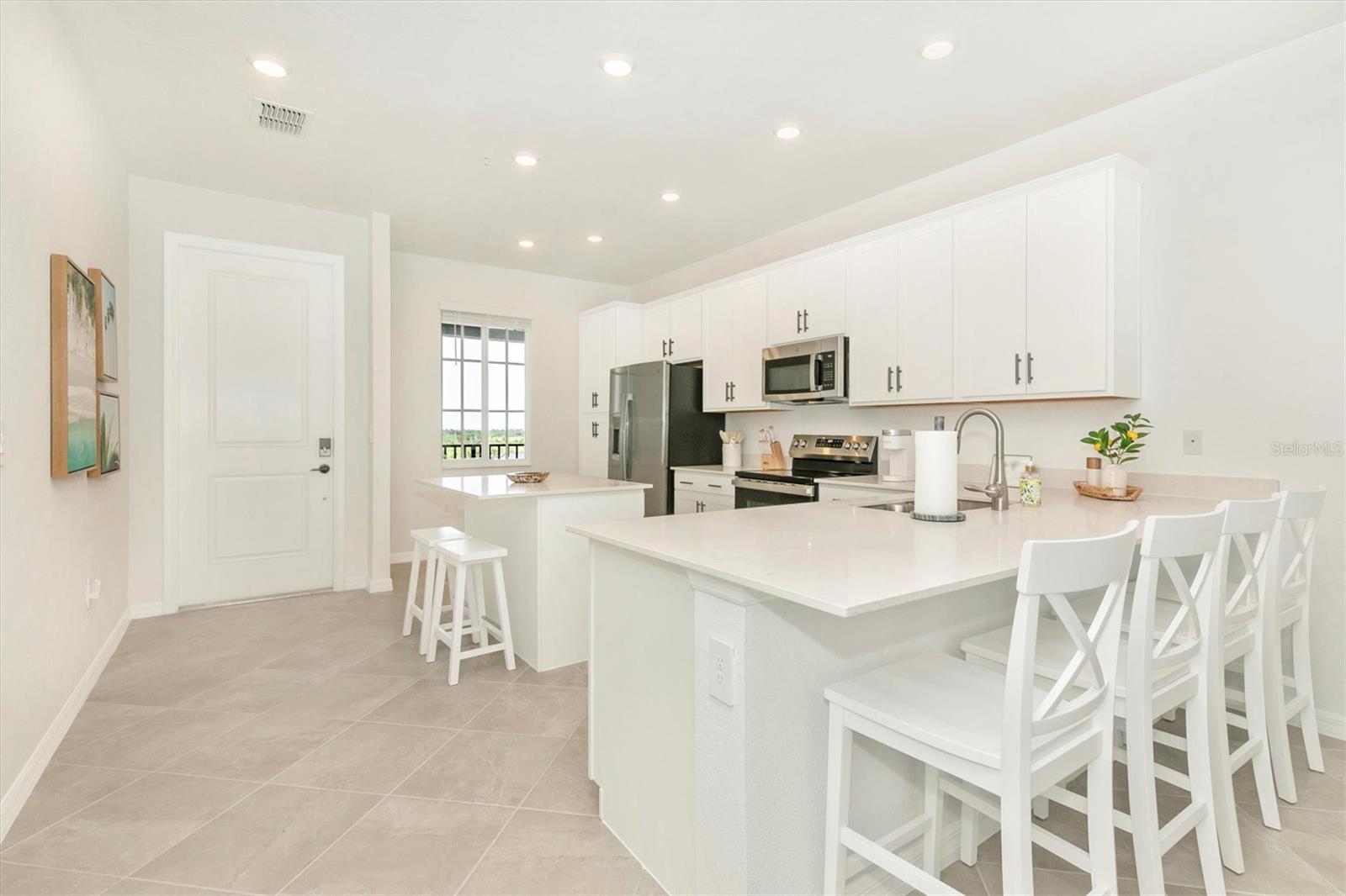 WELLEN PARK GOLF & COUNTRY CLUB - Residential Lease