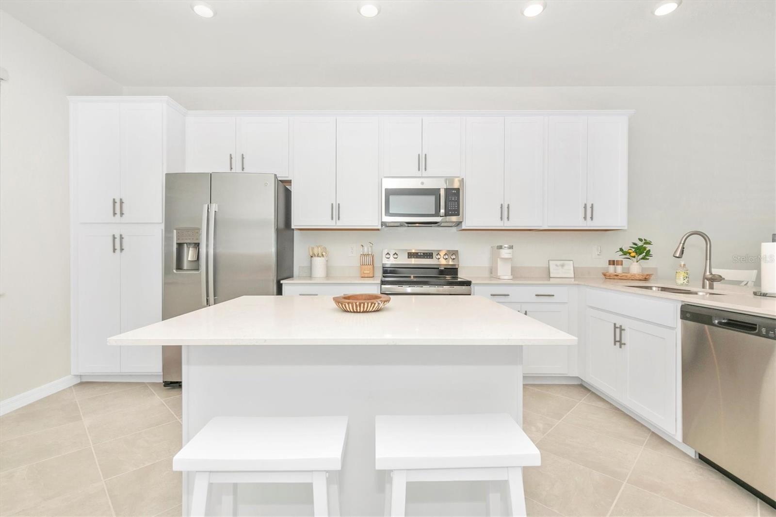 WELLEN PARK GOLF & COUNTRY CLUB - Residential Lease