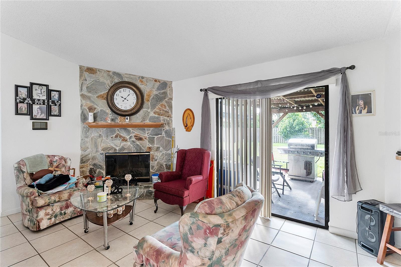 556 AWIN CIRCLE SE