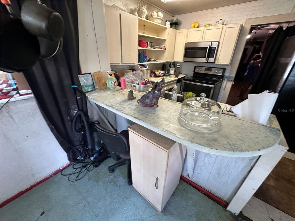 Photo of 1105 NE 1st Street, Mulberry, FL 33860 (MLS # V4950126)