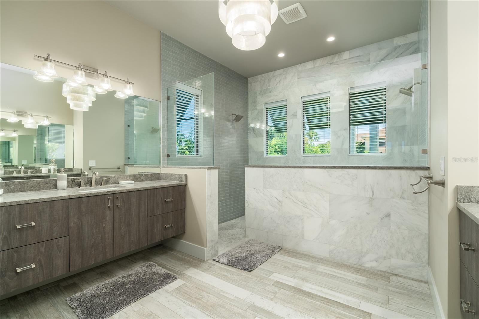 VENEZIA UNIT 03 - Residential