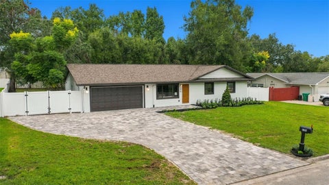 Photo of 190 Roper Drive, Winter Garden, FL 34787 (MLS # O6447968)