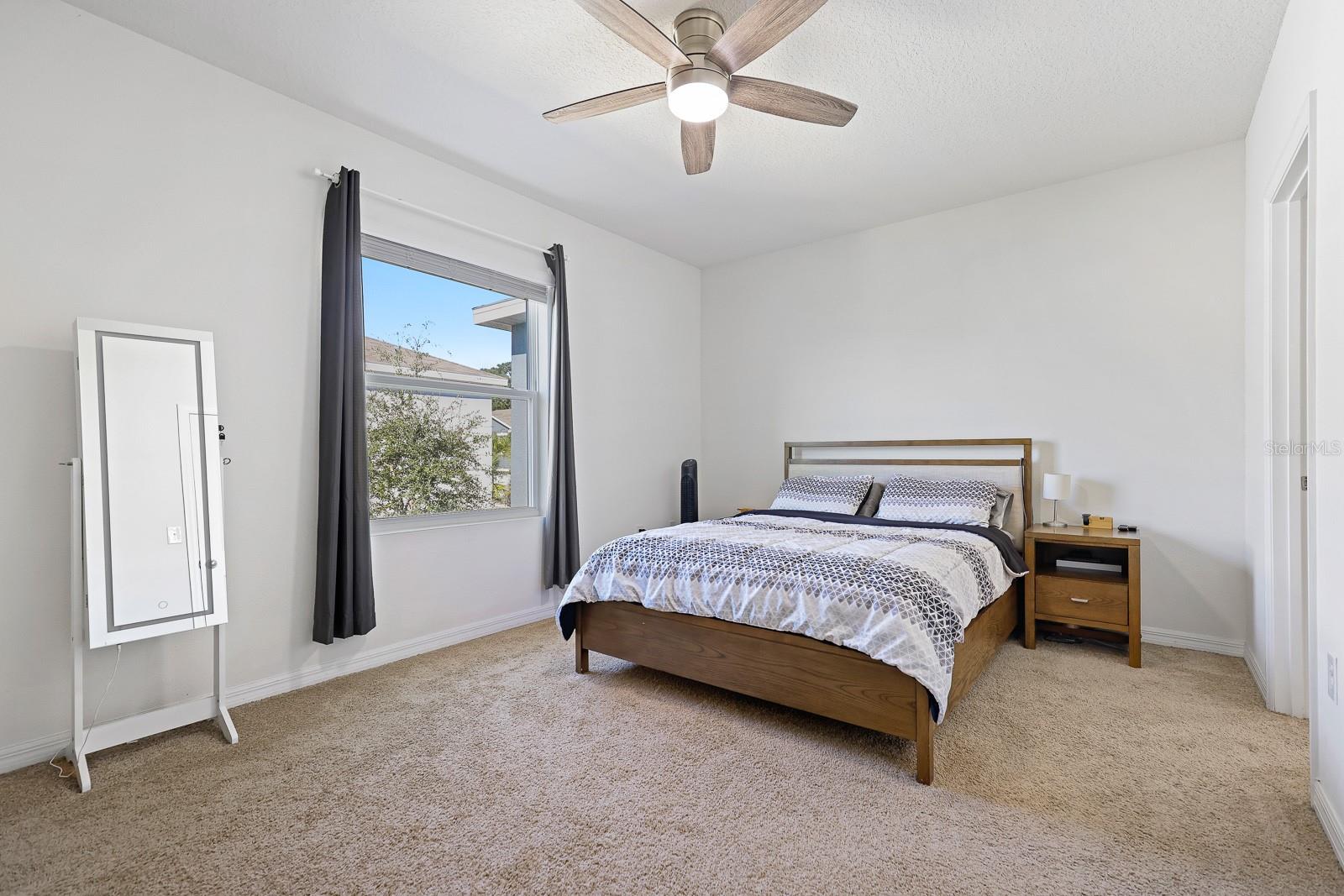 DISTRICT/BLOOMINGDALE - Residential Lease