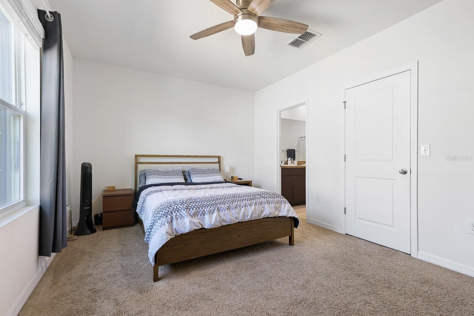 DISTRICT/BLOOMINGDALE - Residential Lease