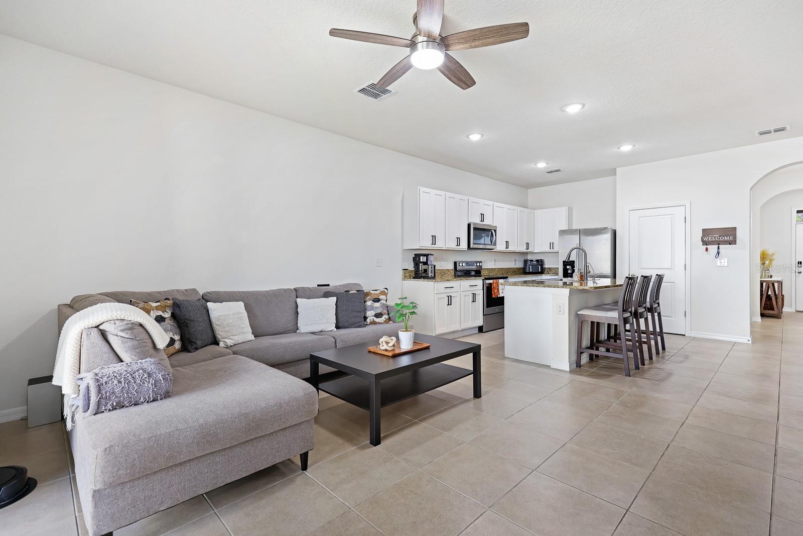 DISTRICT/BLOOMINGDALE - Residential Lease