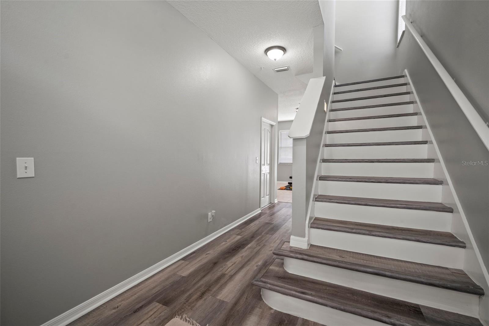 3056 POINTEVIEW DRIVE