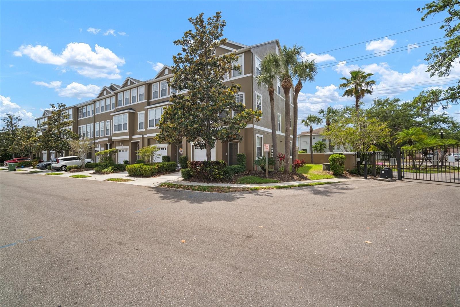3056 POINTEVIEW DRIVE