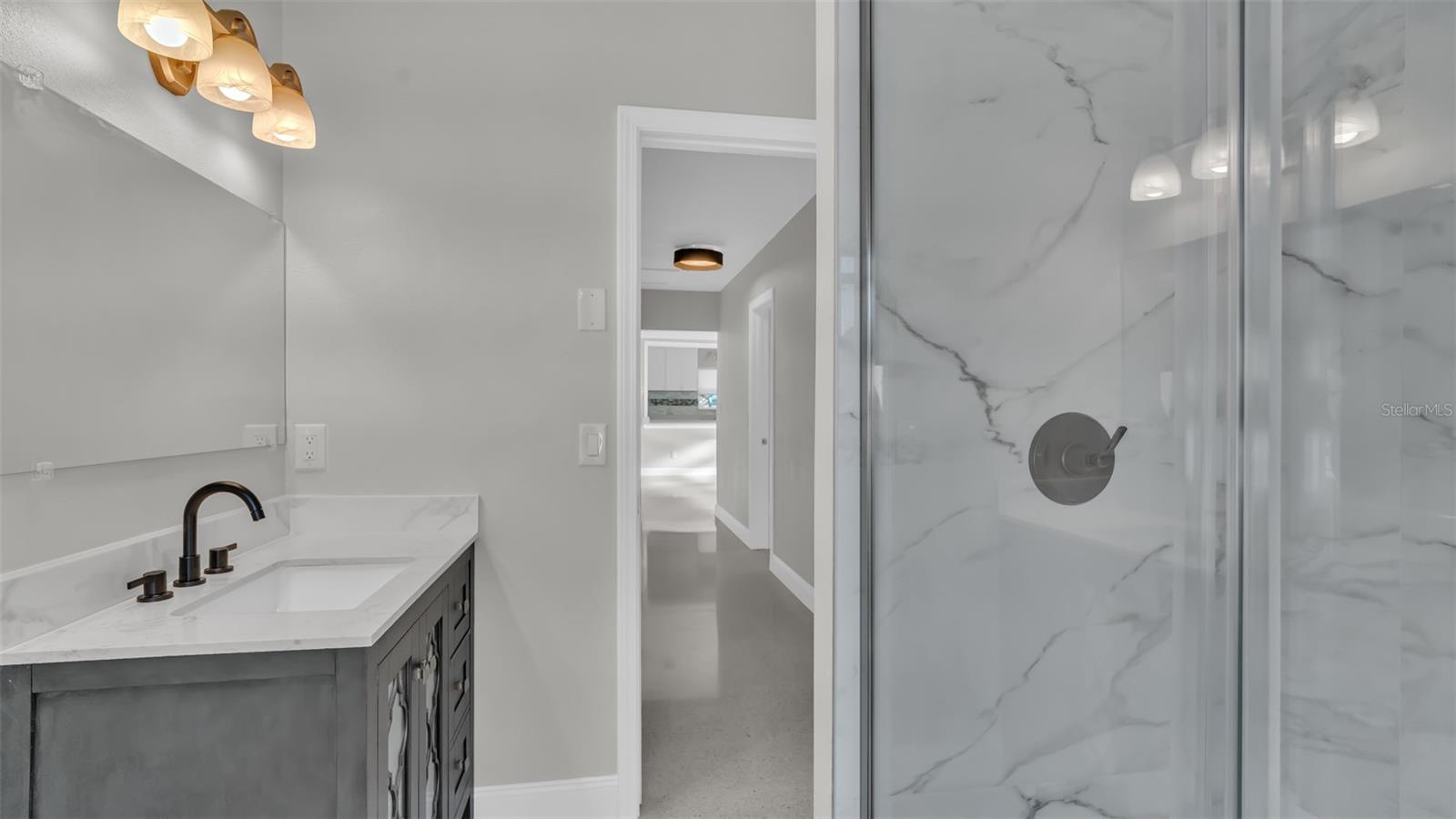 THREE PALMS POINT - Residential