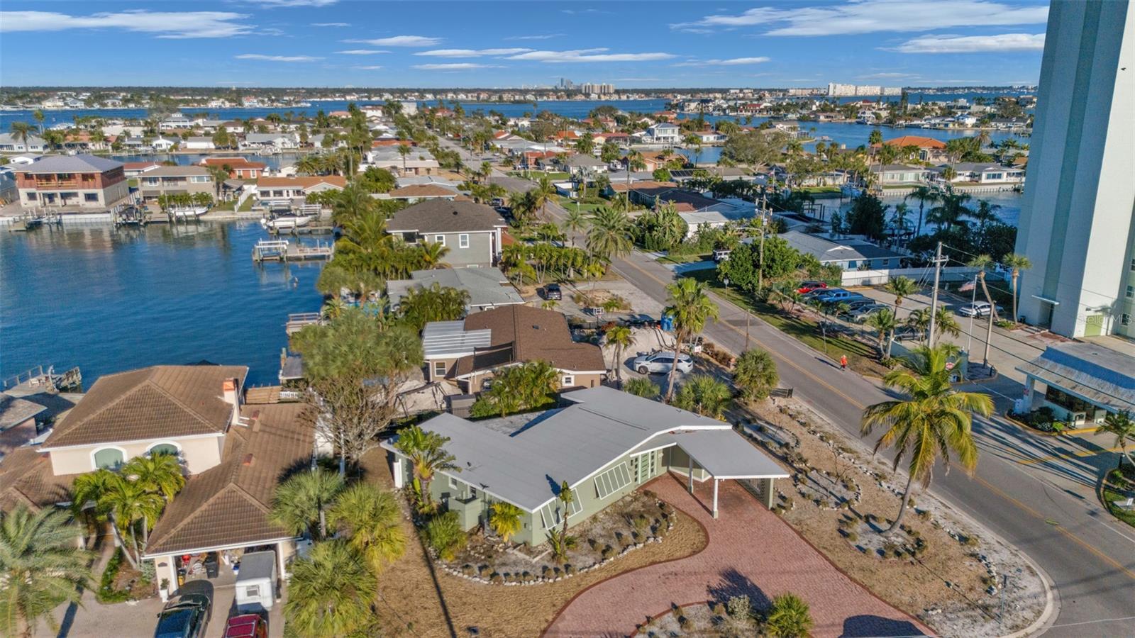 THREE PALMS POINT - Residential