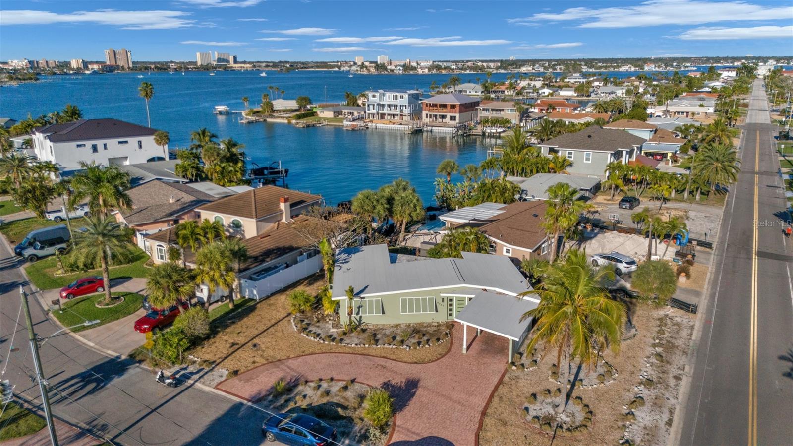 THREE PALMS POINT - Residential