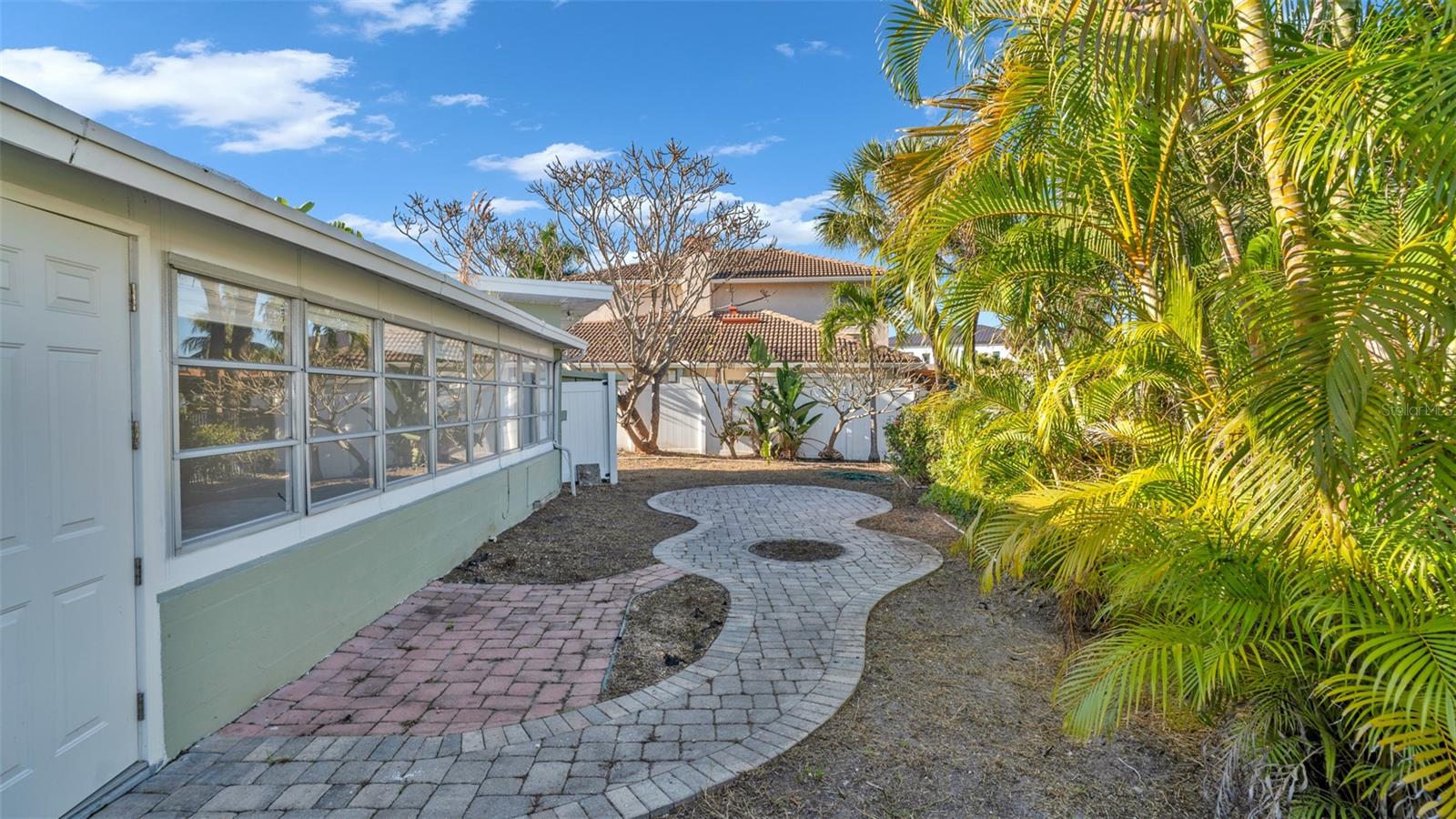 THREE PALMS POINT - Residential