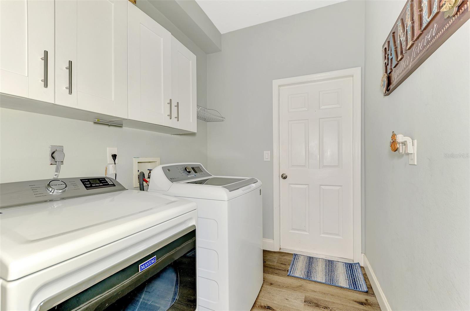 BAY OAKS ESTATES - Residential